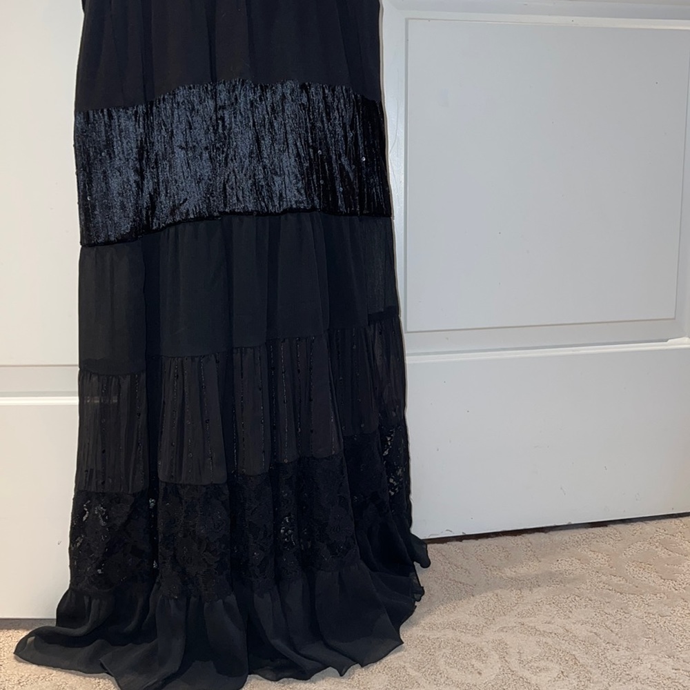 Black long skirt